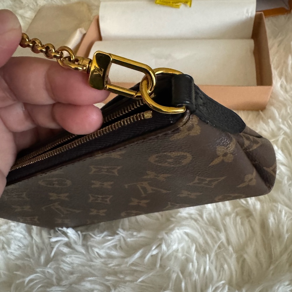 Pre-loved Louis Vuitton monogram pochette pallas. - Picture 11 of 15